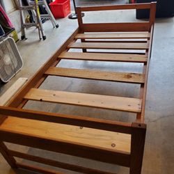 Twin Bed 