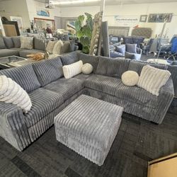 Sectional W/ottoman