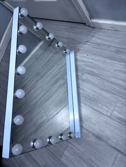 Hollywood Vanity Mirror with Lights