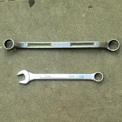 SNAP-ON Tool Box Wrench 12 Point 1 1/4 1 3/8 15" Offset. Snap-On XV4044
