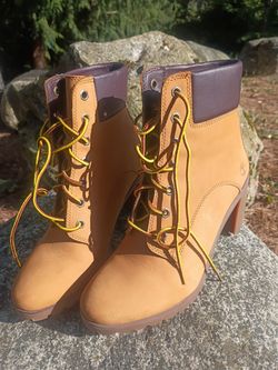 Timberlands Women's size 8