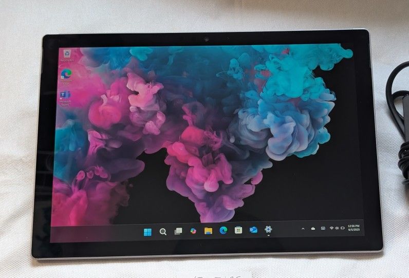 NICE MICROSOFT SURFACE PRO 6 WINDOWS TABLET i5 Processor