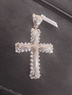 Pendant cross with diamonds