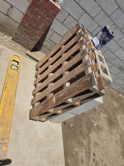 Free pallets and blocks
