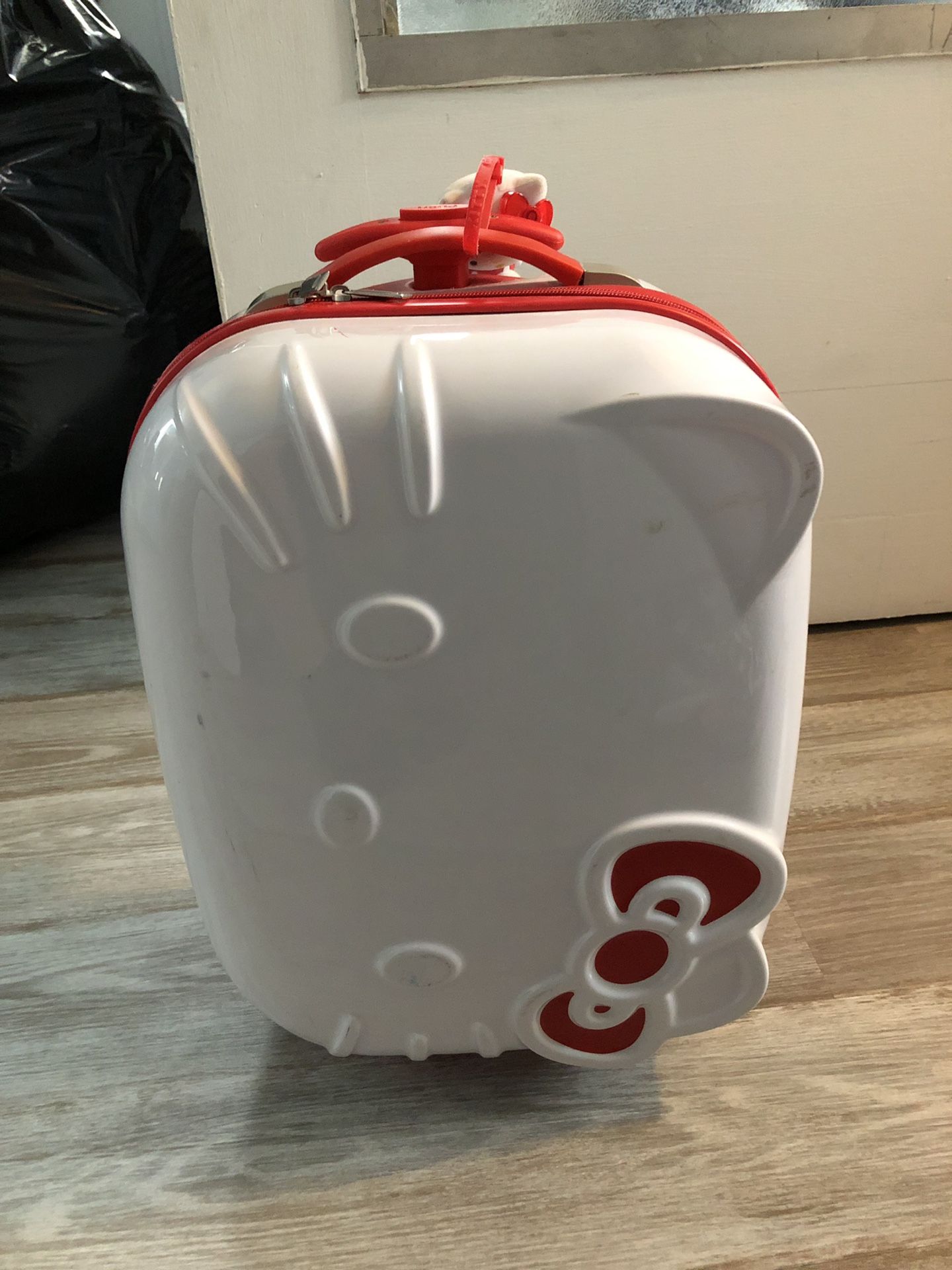 REDUCED Hello Kitty Sanrio Luggage