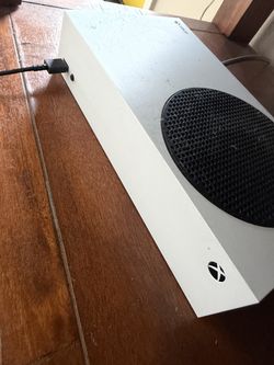 XBOX SERIES S + controls + wires