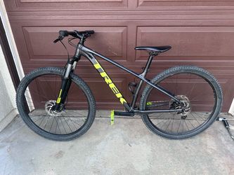 Trek Marlin 6 Mountain Bike MTB Medium Frame