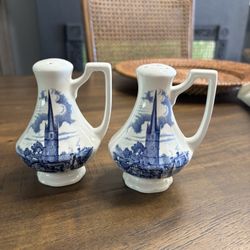 Vintage Wedgwood Suba-seal Bostons Old North Church  Salt And Pepper Shakers  