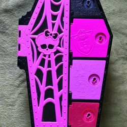 Monster High Skulltimate Secrets Draculaura Coffin Locker playset (No Doll Or Accessories)