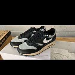 NIKE AIRMAX 1 By YOU BLACK SMOKE GREY -New  -With Box-