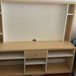 Entertainment center