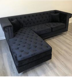 Damian Velvet Black Reversible Sectional/ couch / Living room set