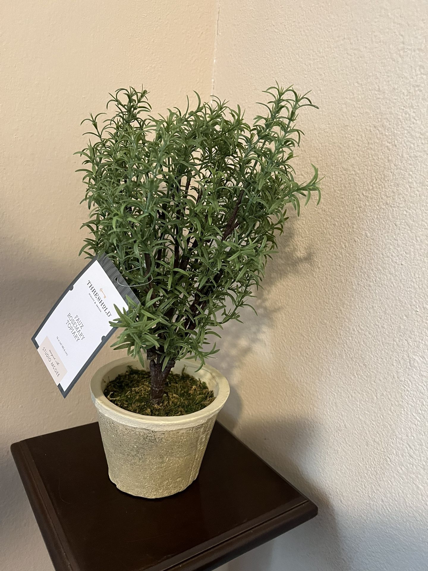 FAUX ROSEMARY TOPIARY 16 in tall (40.6 cm)