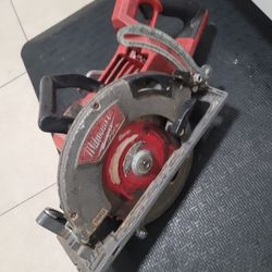 Milwaukee 2830-20 M18 FUEL Rear Handle 7-1/4" Circular Saw - Tool Only