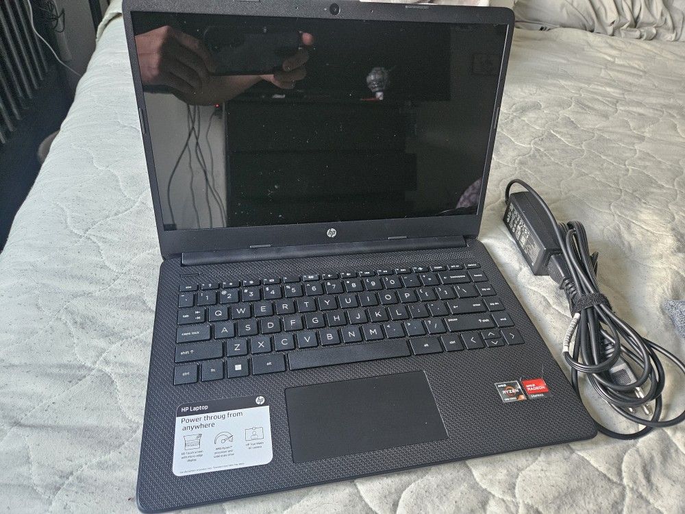 14" Touchscreen HP Laptop Ryzen Processor 8gb