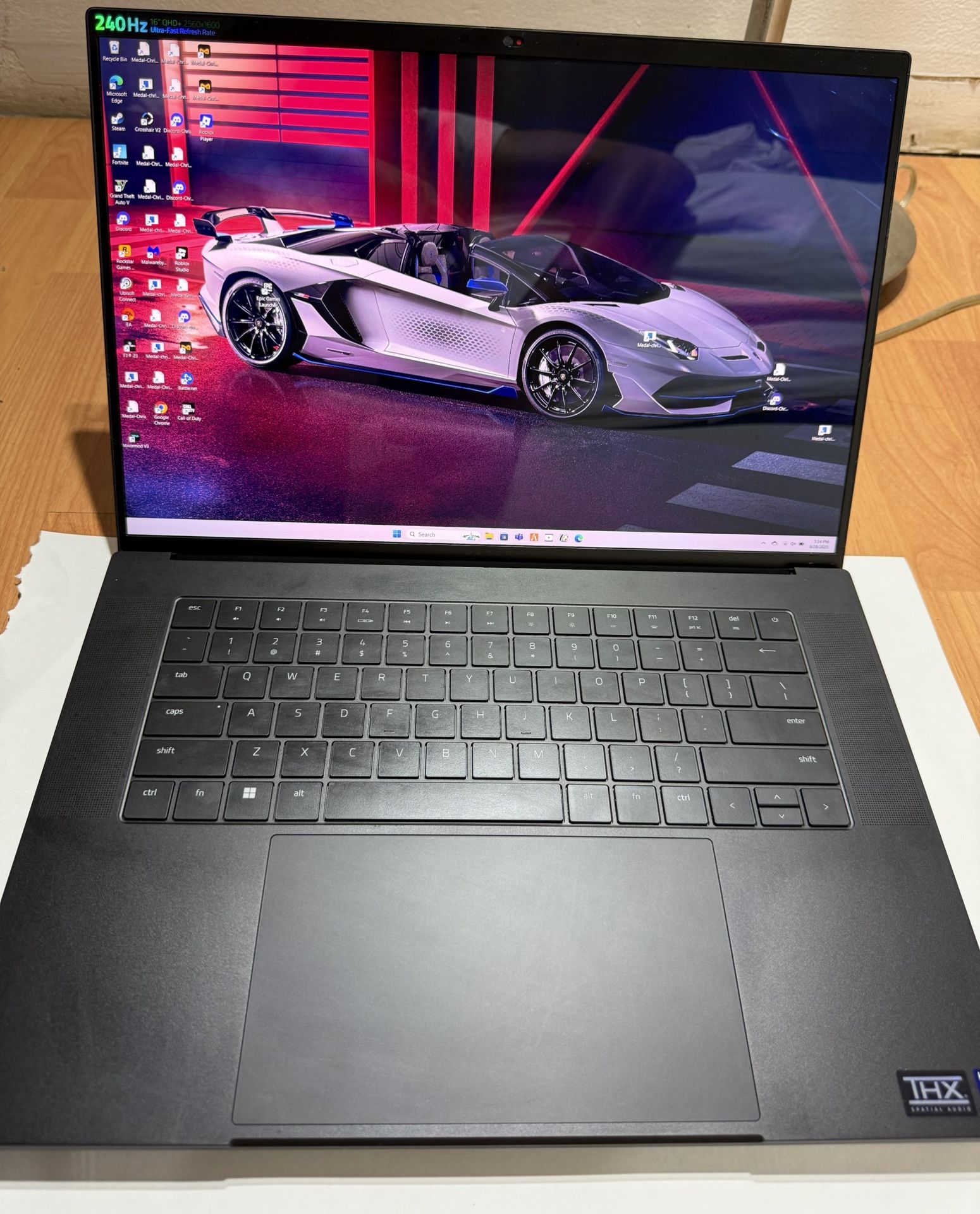 2025 Razer - Blade 16 - Gaming Laptop - OLED QHD + 240 Hz - Intel i9 -14900HX - NVIDIA GeForce RTX 4080