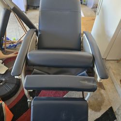 MedaCure Geri Chair Recliner With Tray