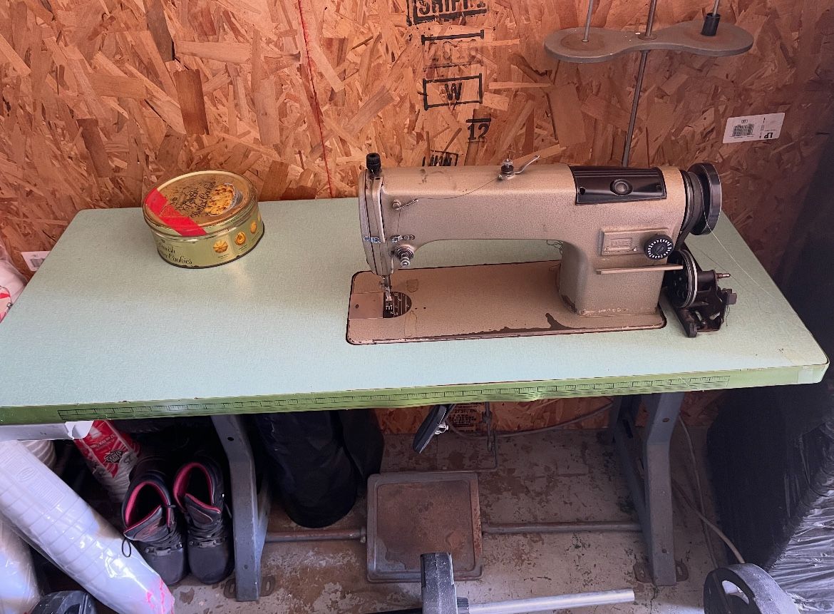 Industrial Sewing Machine