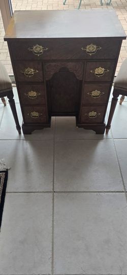 Elegant wood cabinet