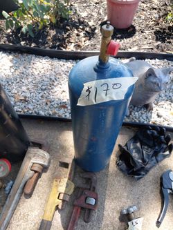 Acetylene tank full