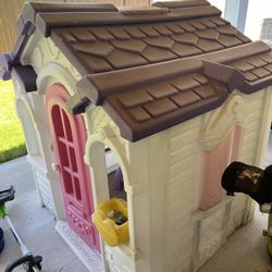 Free Kids Outdoor Playhouse 
