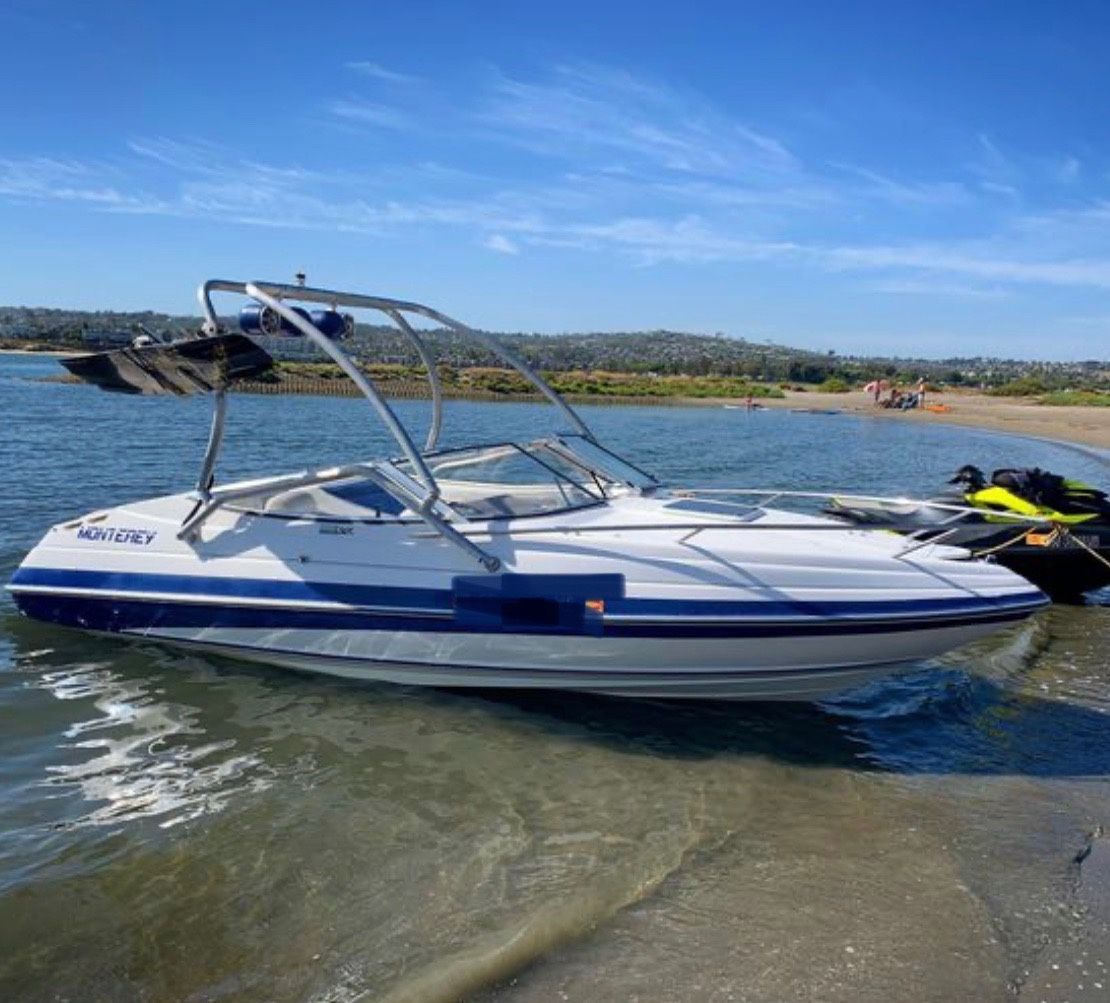 1993 Monterey Cuddy 192 Boat for sale