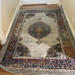 Beautiful rug (5’2” by 7’3”)