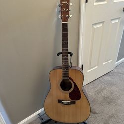 Yamaha Acoustic Guitar