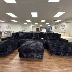Modern Black Sectional W/ Cupholder & USB Ports