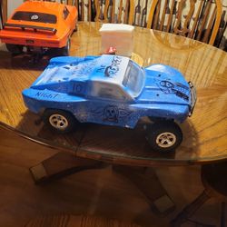 1/18 Scale Slash All Brand New Parts Rebuilt Transmission New Servos Make A Great Christmas Present Comes With Two Bodies New Transmitter