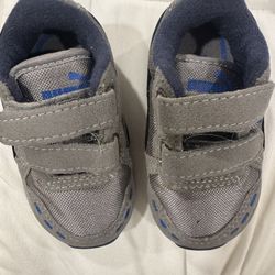 New Kids Puma Size 4 Shoes 