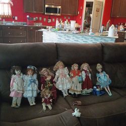 Porcelain dolls 9 porcelain dolls 100 for all and 25 each