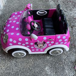 12volt Minnie Mouse Coupe (needs repair)