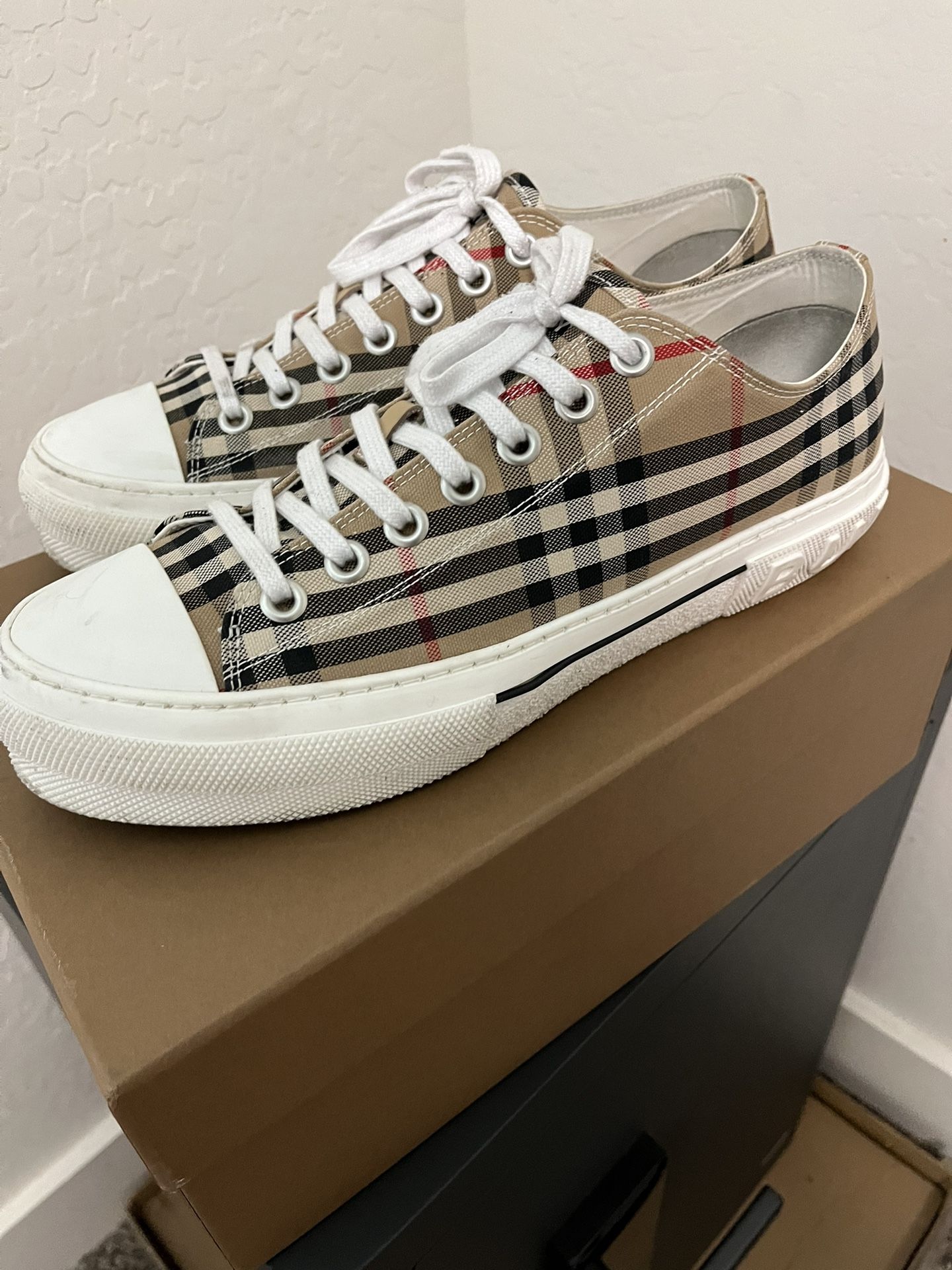 Burberry Shoes