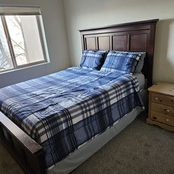Queen Bed Set