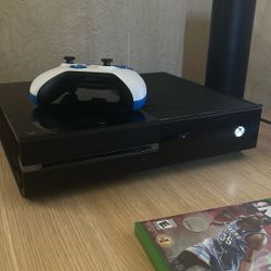 Xbox One 512GB With Controller And 4 Games 