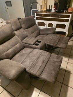 Reclining loveseat