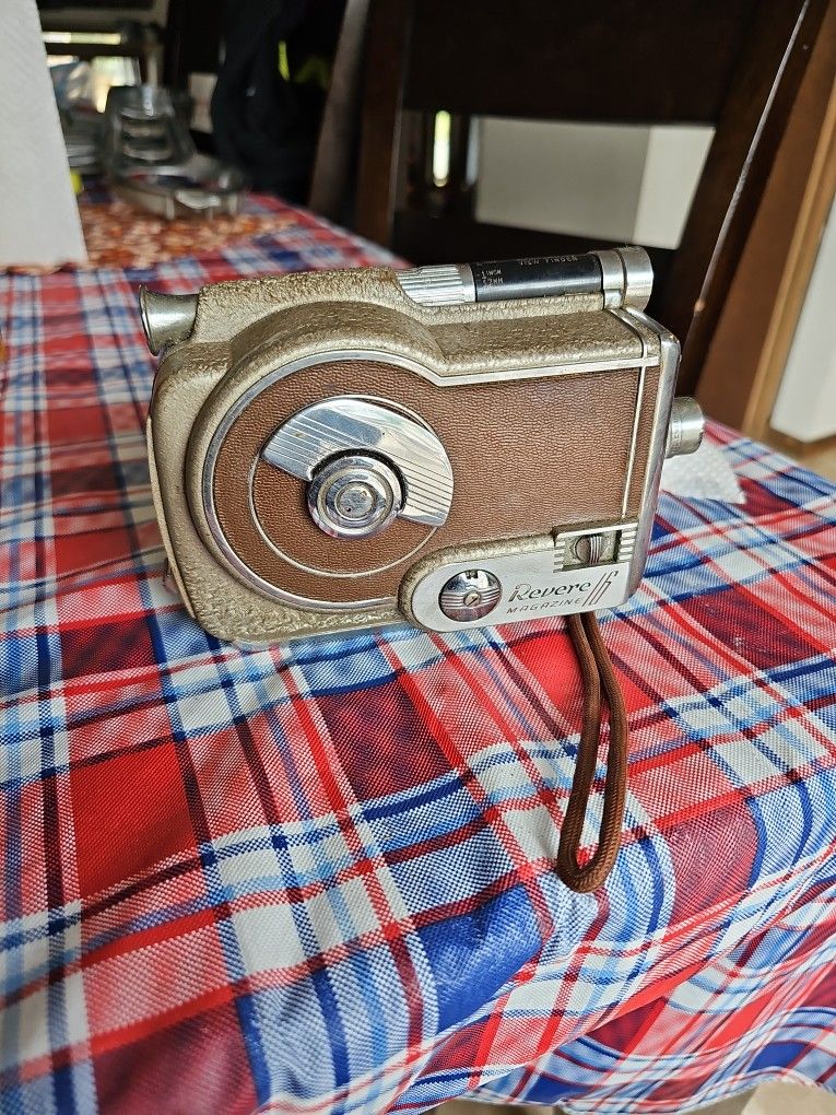 Revere 16mm Vintage Camera