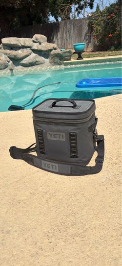 Yeti Hopper Flip 12