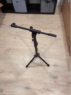 Adjustable mic stand