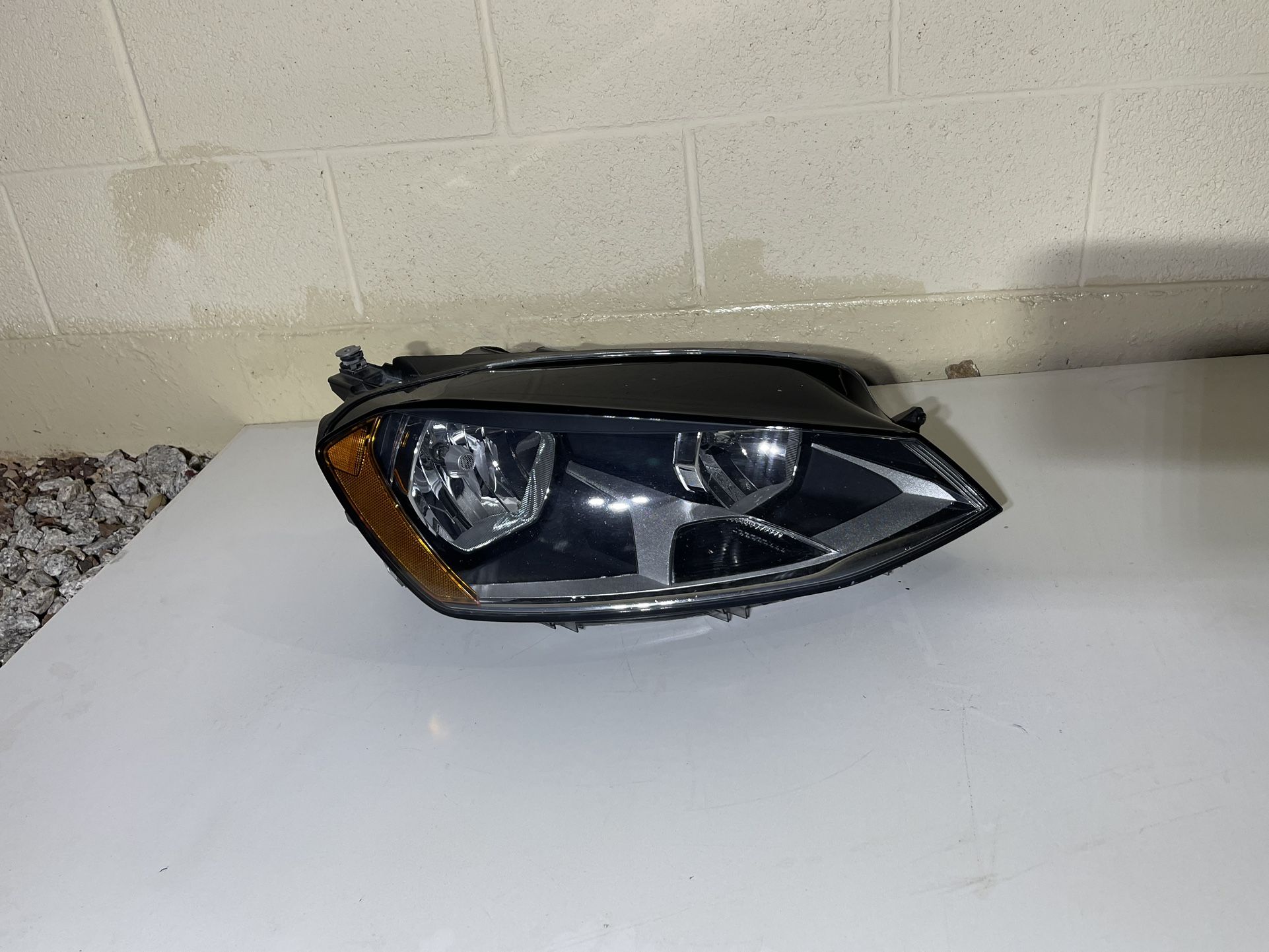 VW Golf Headlight 2015, 2016, 2017, Passenger Side, VW Gold Headlamp, ORIGINAL VW PART 
