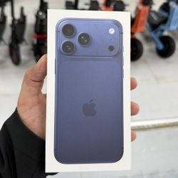 iPhone 17 Pro Max Unlocked 256GB! Finance For $50 Down Payment!!