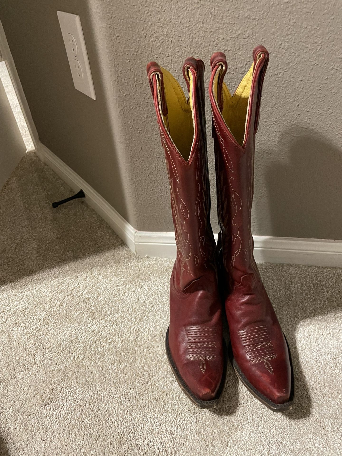 Red Cavenders Cowgirl Boots