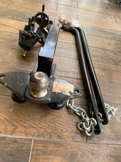 Weight Distribution Hitch with Spring Bars and Chains