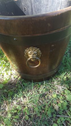 Wood bucket