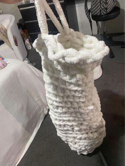 knit laundry basket