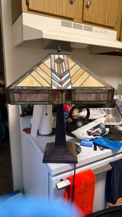 Tiffany style table lamp