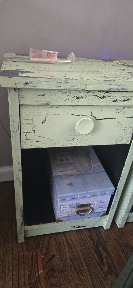 Set of 2 Green End Tables