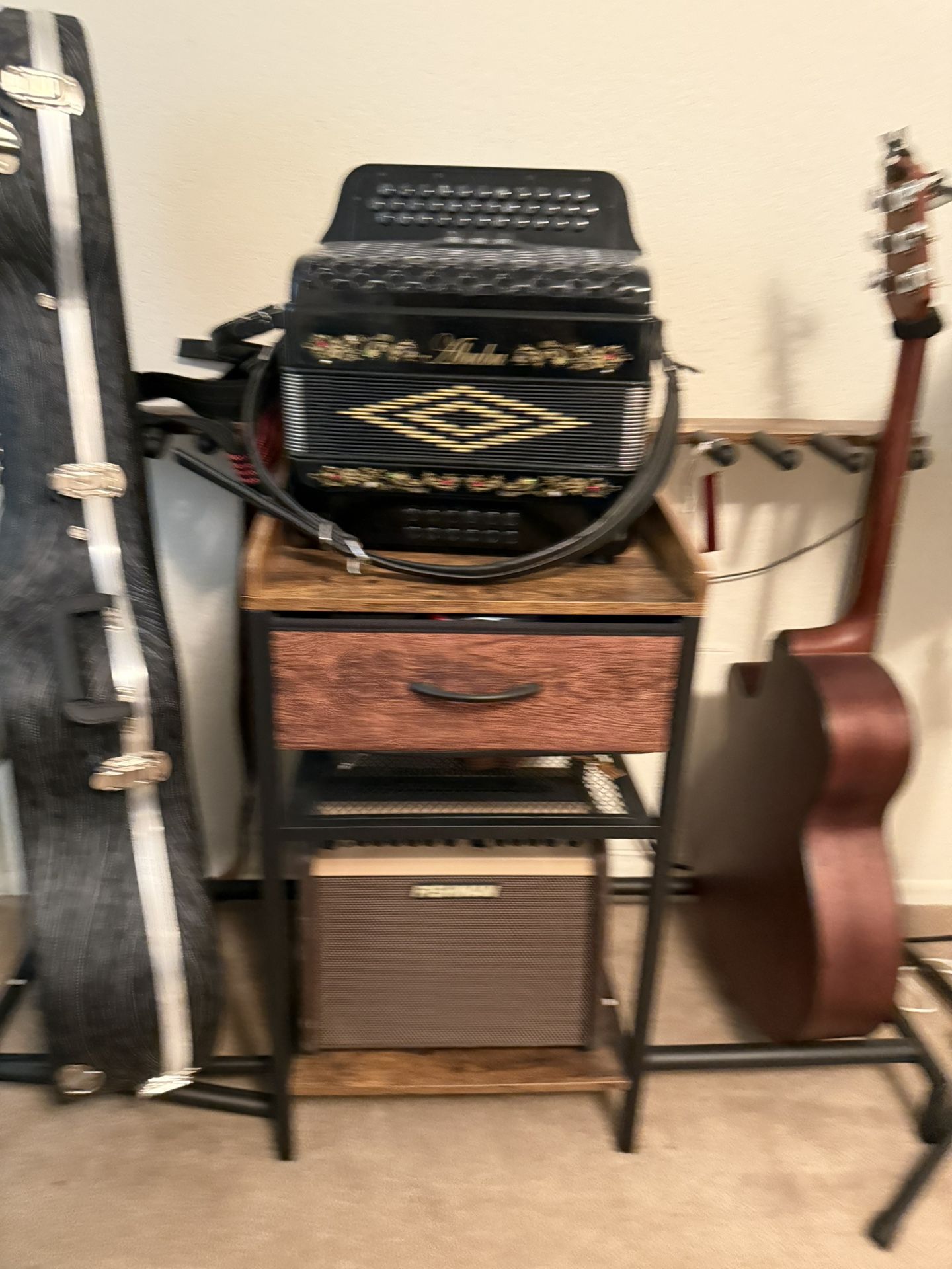 Gyfimoie Guitar Stand with LED Lights & Charging Station for 4-6 Guitars