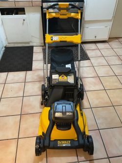 DeWalt 20 V real wheel drive dual blade cut self propel lawnmower tool only